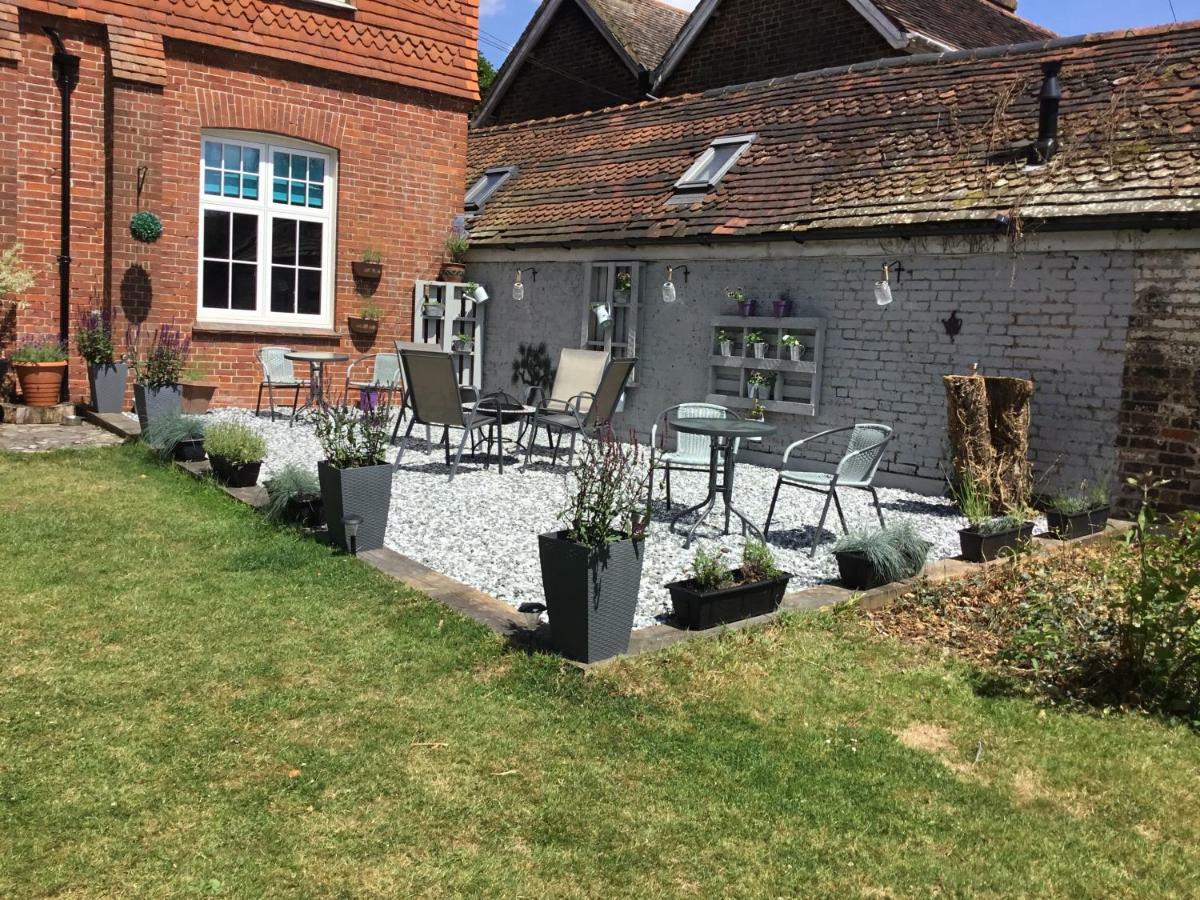 The Ardingly Inn Exterior photo
